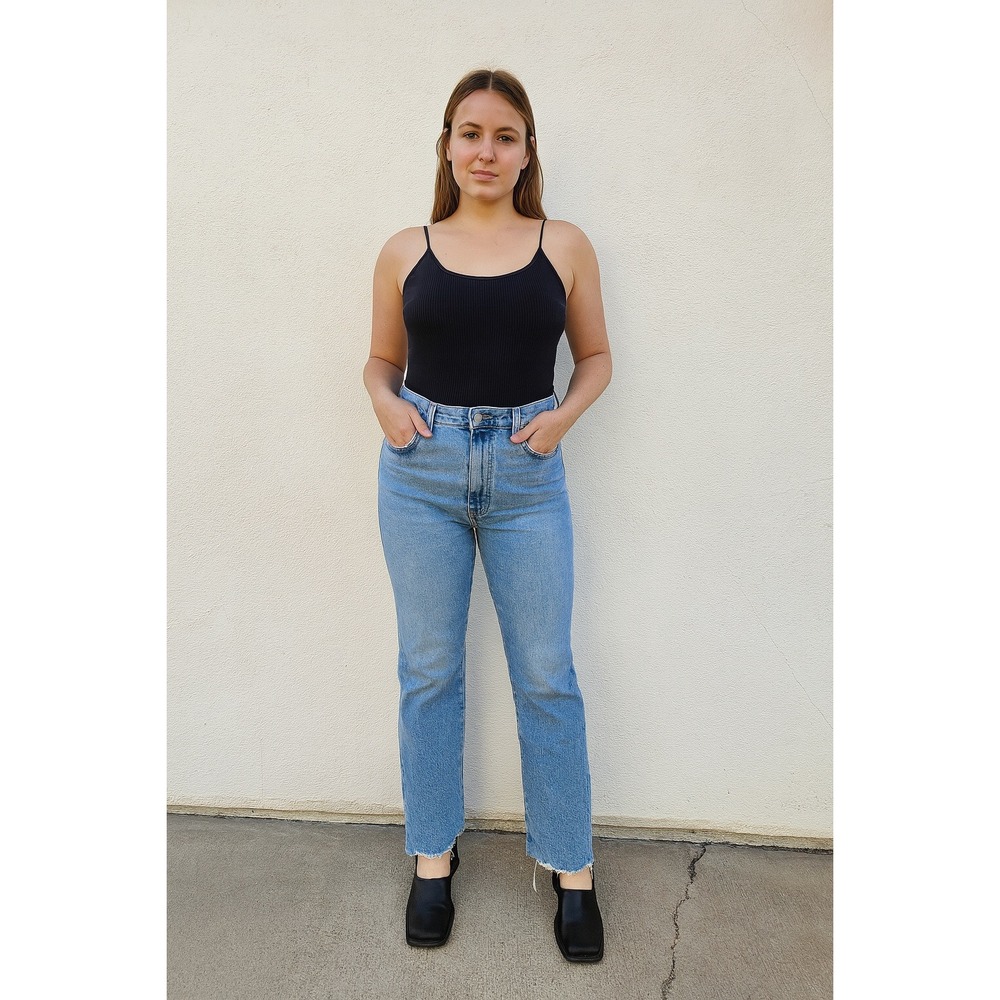 Aritzia Denim Forum The Cowgirl High Rise Boot Cut Jeans Womens 31x30 Light Wash